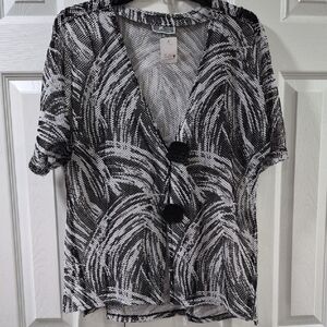 JM Collection Black and White Abstract Blouse